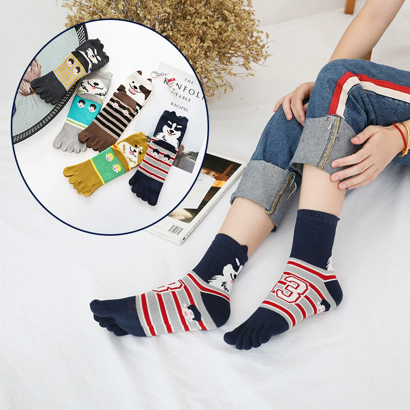 New five -finger socks female solid color cotton mid -toe socks cartoon dog socks