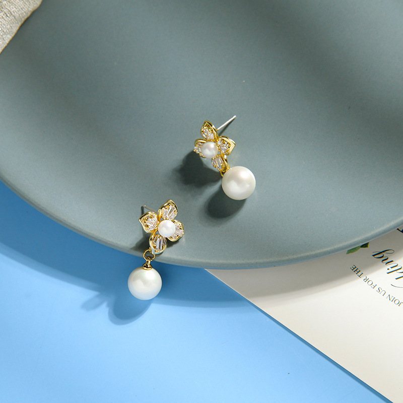 Korean Fashion S925 Silver Needle Earrings Diamond Pearl Earrings Super Fairy Flower Earrings Wholesale Nihaojewelry display picture 6