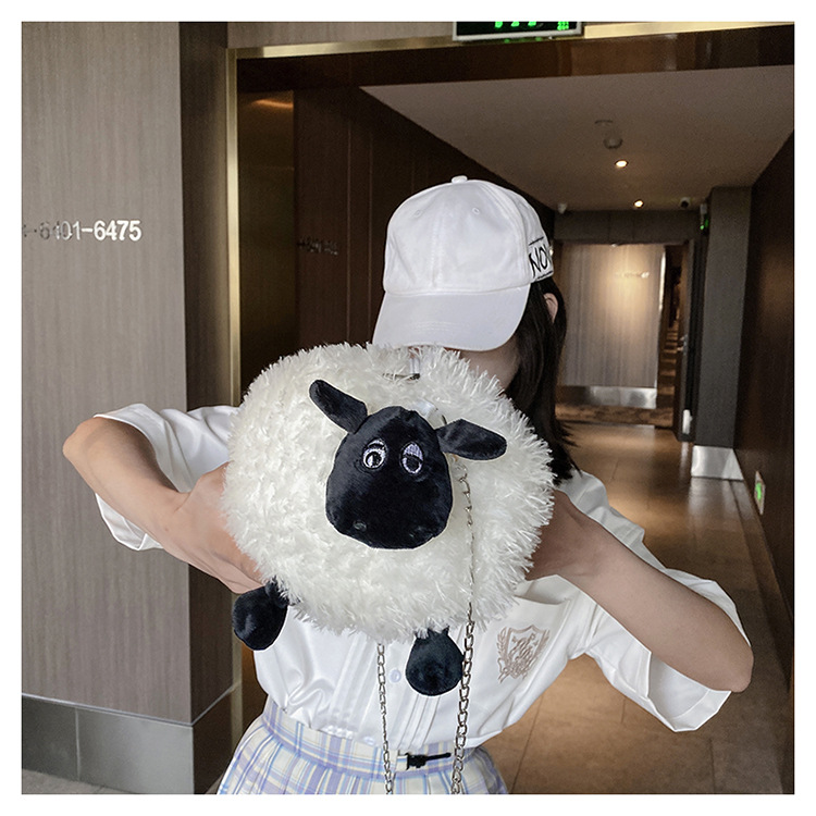 Casual, Shopping Occasion Women's Plush Sheep Cute Cylindrical Zipper Crossbody Bag