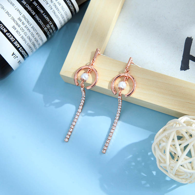 Korean Creative Diamond Geometric C-shaped Earrings display picture 2