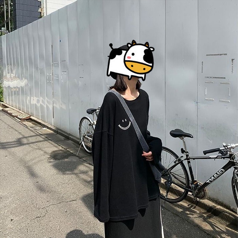 Smiling face long sleeved T-shirt 2024 autumn Korean version new round neck loose fitting women's bottom top_voghion.com