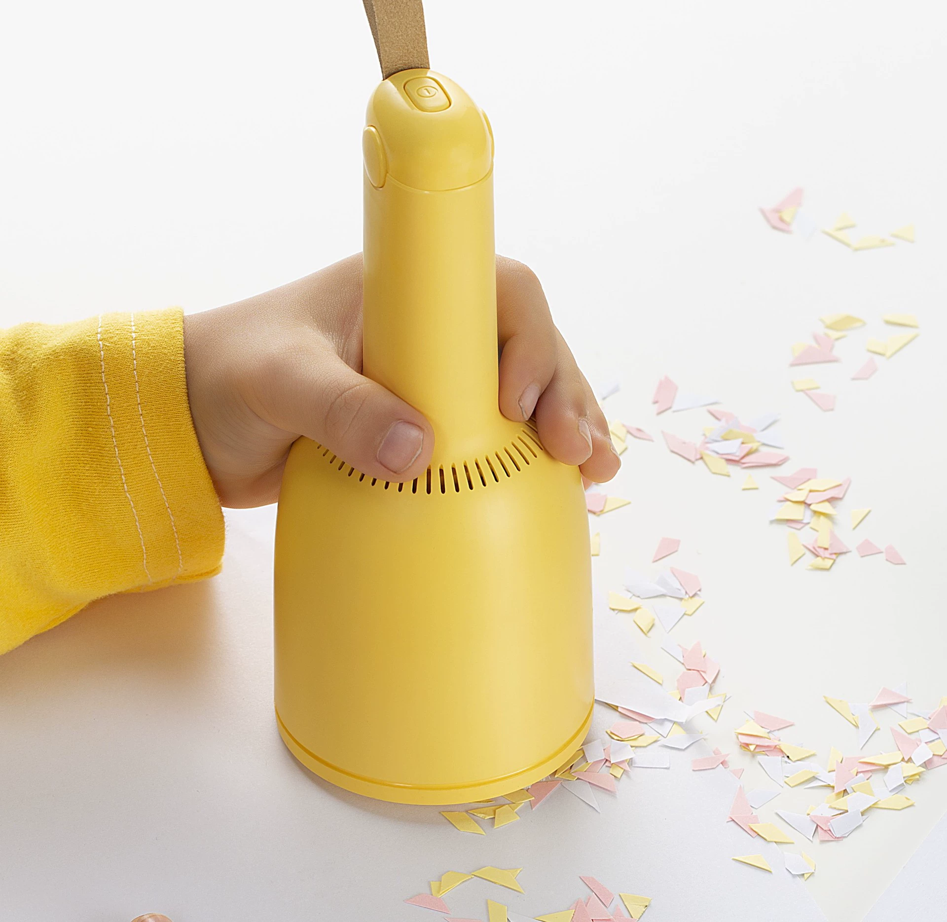 Battery, handheld vacuum cleaner
