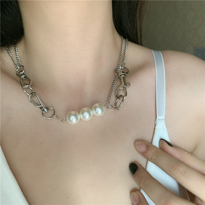 Ins Nischen Personal Isierte Halskette Trend Ige Weibliche Metall Ring Schnalle Perlen Nähte Kurze Schlüsselbein Kette Halskette Choker display picture 2