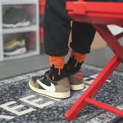 Black Powder Toe Dirty Powder Flowing Crush Orange Men's and Women's Long Socks Matching Socks Basketball Trendy Socks 