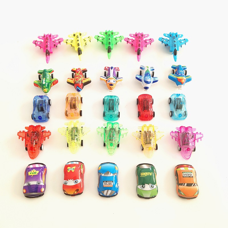 Las pequeñas actividades de microempresas empujan el código de escaneo para enviar regalos debajo de la línea roja en línea, regalos prácticos, pequeños drenadores, artefactos creativos