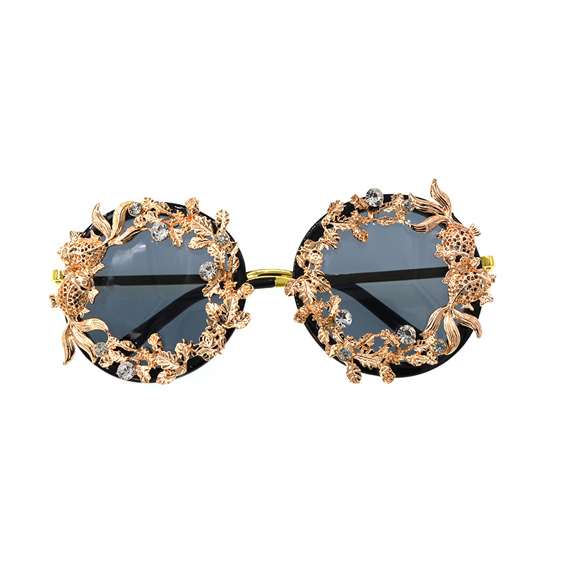 Fashion New Simple  Personality Fashion Sunglasses Baroque Retro Hollow Carved Small Fish Sunglasses Flowers Butterfly Beach Glasses Nihaojewelry Wholesale display picture 4