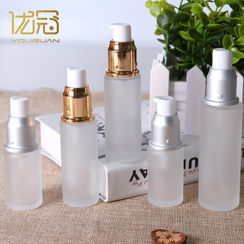 Fábrica al por mayor 30ml botella de vidrio esmerilado Fundación botella de líquido crema protectora solar loción cosméticos sub-botella personalización
