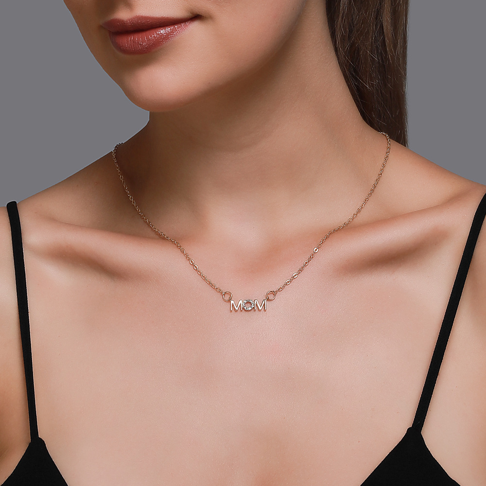 Mother's Day Necklace Simple Wild English Alphabet Necklace Mom Pendant Clavicle Chain Creative Holiday Gift Wholesale Nihaojewelry display picture 3