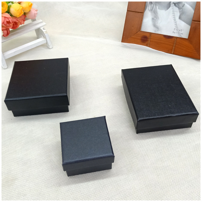 Fashion Solid Color Paper Jewelry Boxes display picture 3