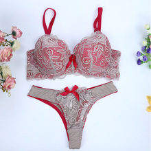 B�ֱ�Ůʿ����������װ�Ը���˿��£���յ����������ո�������