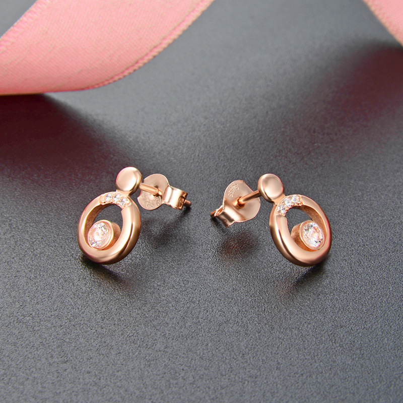 Japonés y coreano s925 pendientes de plata pendientes de anillo de moda elegante de las mujeres novias regalo circón pendientes fuente fábrica