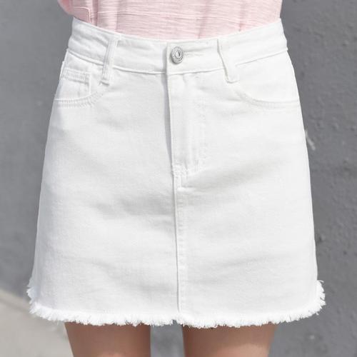 Black denim skirt, women's short half-length skirt, 2024 spring new Korean-style high-waisted student white A-line hip-hugging skirt