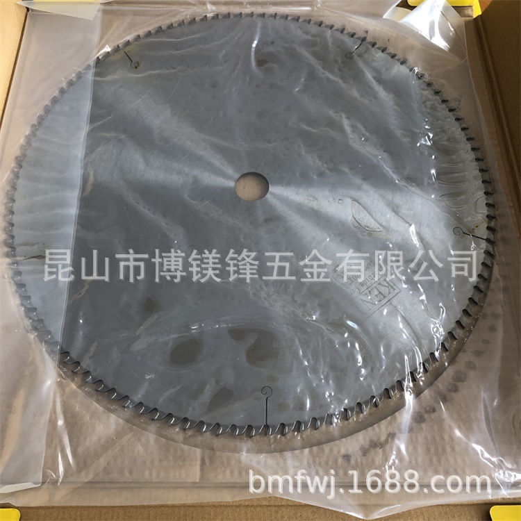 供应高精度耐磨分切机齿形切割圆刀片个规格300*30*2.5  带有96齿