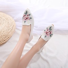 【Zixuan】 2024 Spring and Summer New Embroidery Flower Tang Han Chinese Style Retro Pointed Toe Low Heel Embroidered Cloth Shoes Women's Single Shoes 