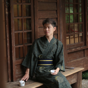 Japanese Kimono Male Traditional Samurai Gentleman Dress Japanese Kimono Wrinkle-resistant Material Available in Four Seasons