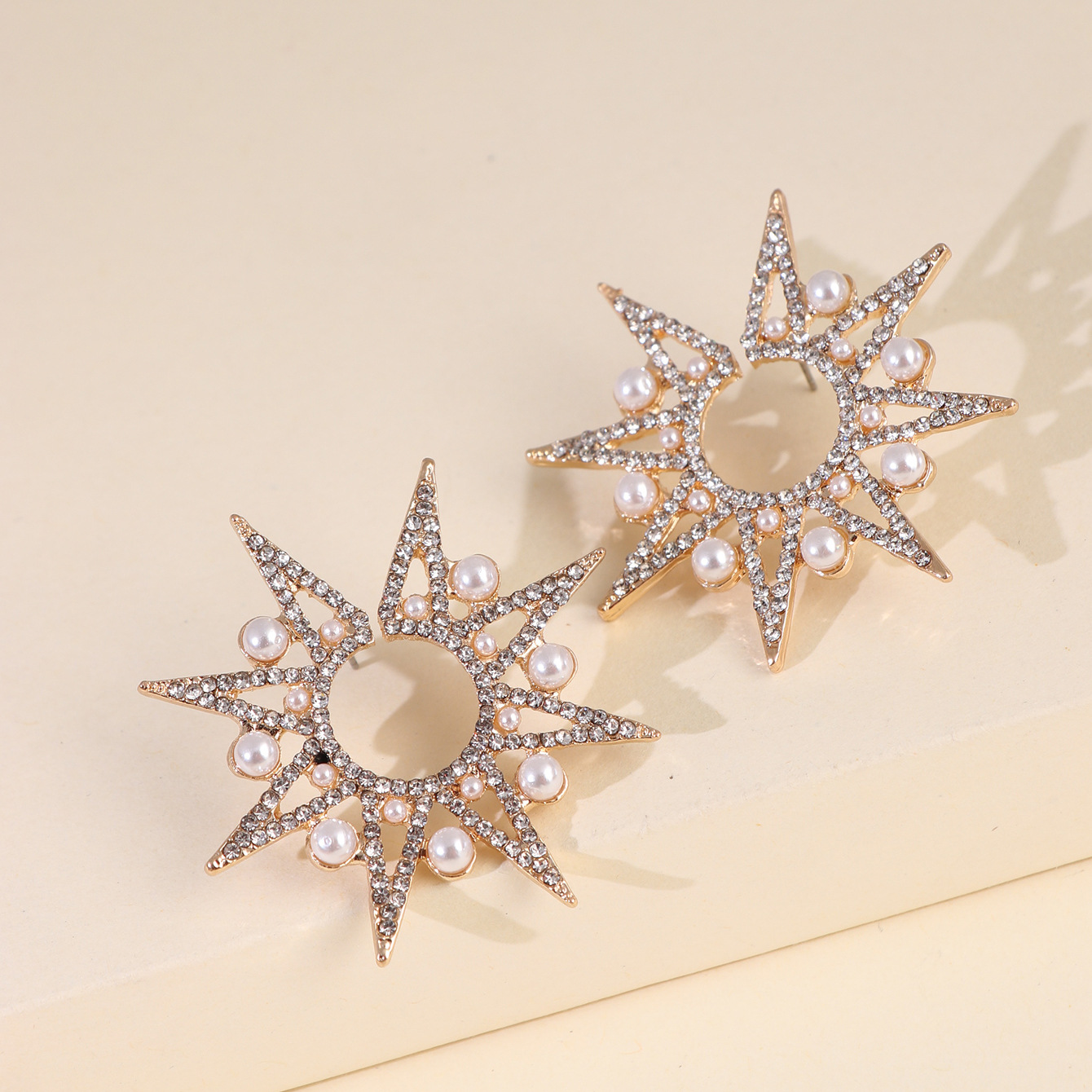 New Rhinestone Stars Snowflake Pearl Earrings Exaggerated Large Earrings Wholesale Nihaojewelry display picture 3