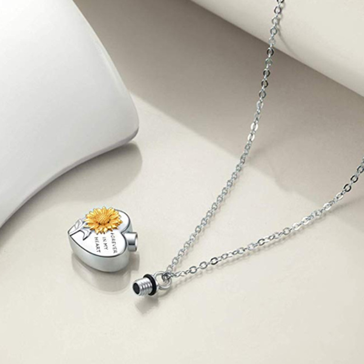 Korean version of fashionable and creative necklace, female personality small, fresh, sunny, sweet, exquisite peach_voghion.com