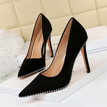 1829-5 European and American Style Sexy nightclub show thin super high heel thin suede shallow mouth metal chain pointed women's single shoes