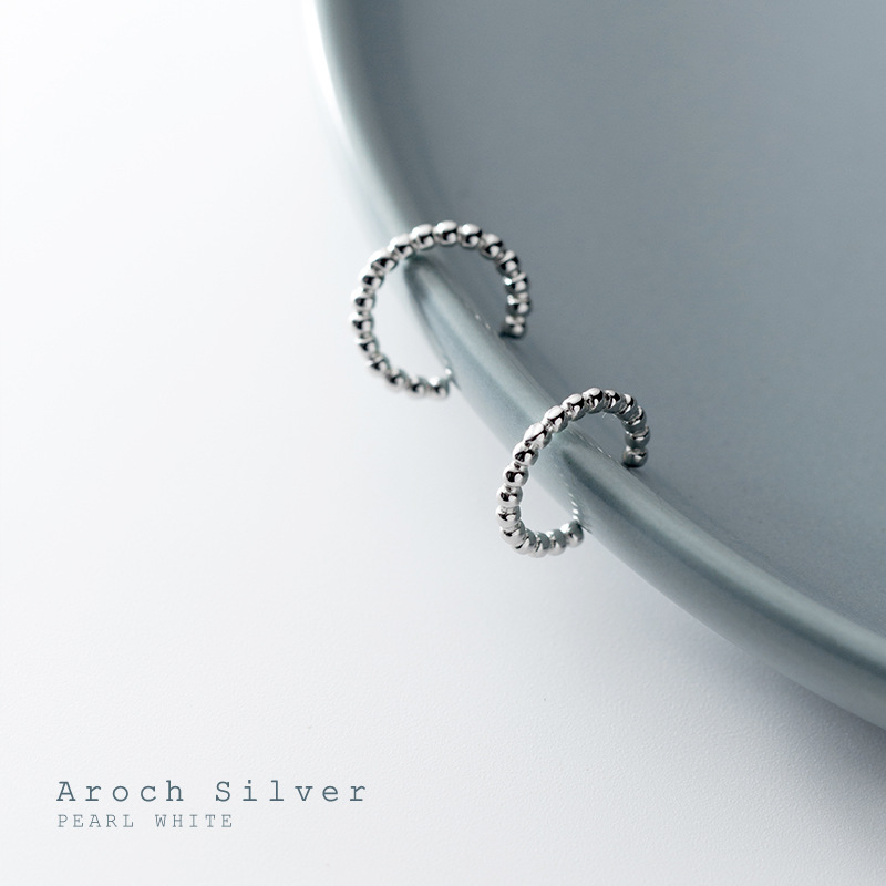 Eloch s925 orejas de plata para mujeres coreanas pequeñas letras de perlas de luz fresca C hueso de oreja sin agujeros de orejas joyas de orejas G4973