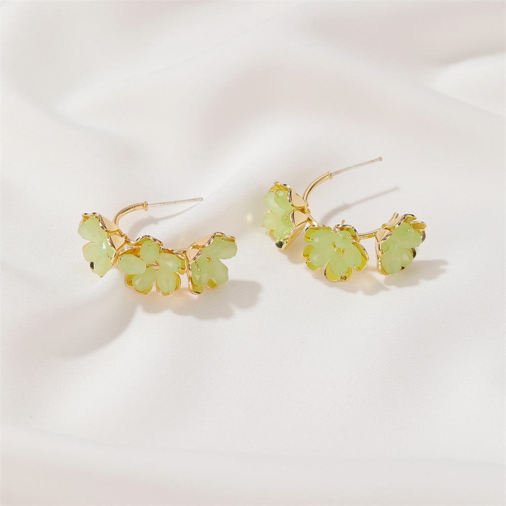 S925 Argent Aiguille Boucles D&#39;oreilles Coréen Arts Et Artisanat Cristal Fleur Boucles D&#39;oreilles Nouveau Doux Trois Fleur Boucles D&#39;oreilles En Gros Nihaojewelry display picture 2