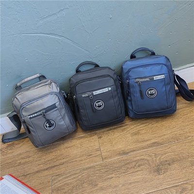 男士斜挎包休閑男包多功能胸包單肩包斜跨小背包潮牌包包