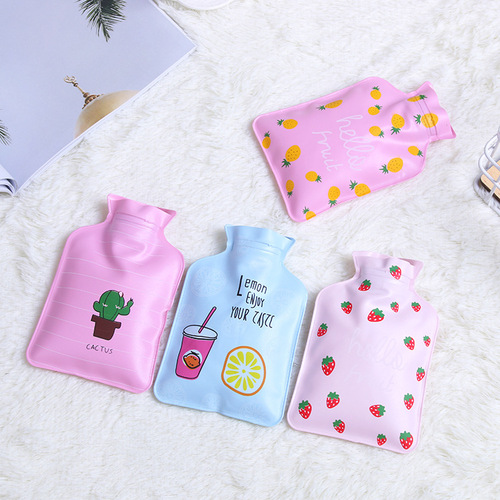 Manufacturer Korean version of small fresh water-filled hot water bottle for children and students hand warmer cartoon mini hand warmer bag