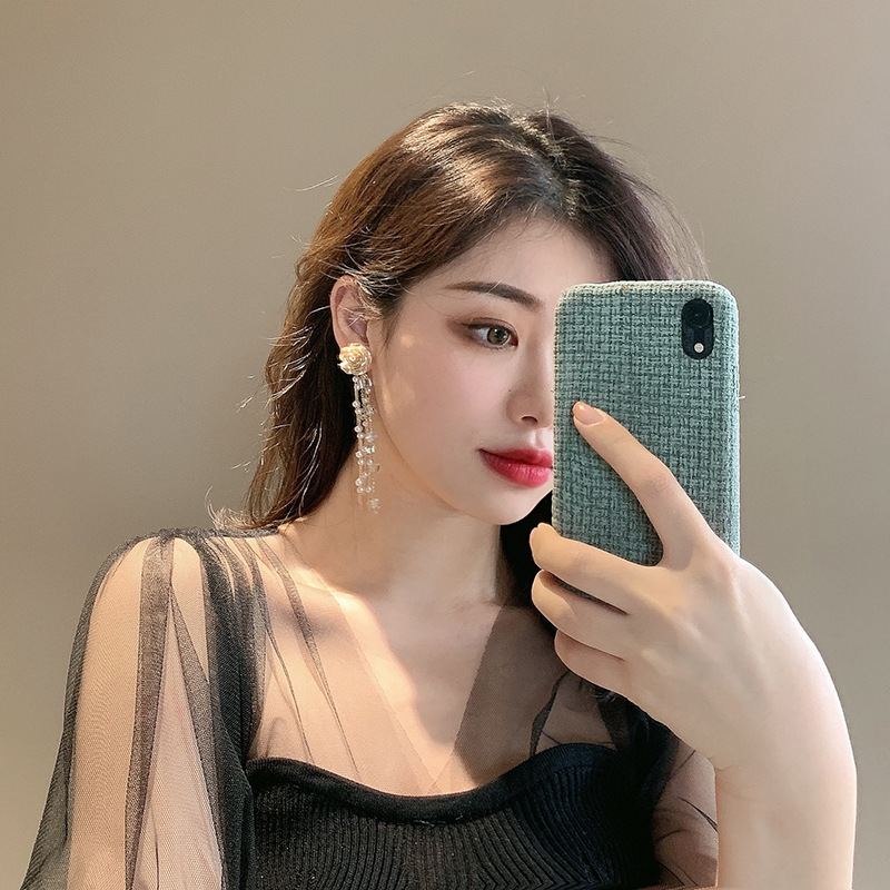 Korean Fashion High-end Luxury Golden Flower Pearl Earrings S925 Silver Needle Tassel Earrings Wholesale Nihaojewelry display picture 2