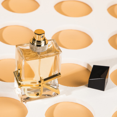 Cross-border supply source Xiaocheng Yixiang free women's perfume fresh and natural long-lasting eau de toilette