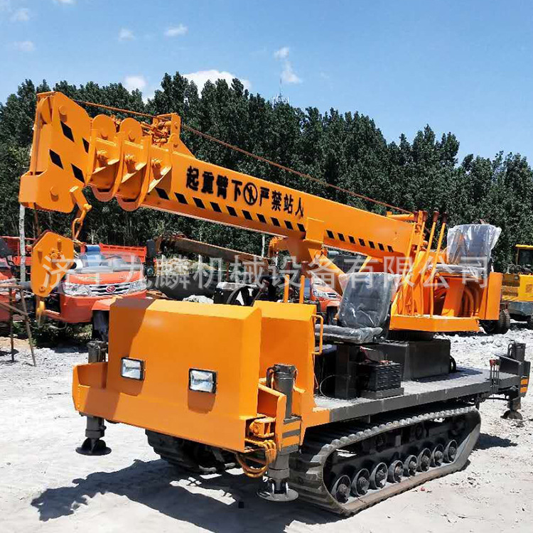 厂家直销农用山地履带吊车 九麟机械5吨四不像改装随车吊价格