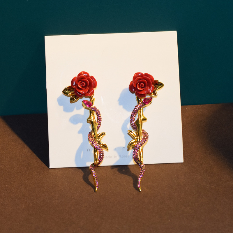 Fashion  New  Red Rose Snake Long Earrings Female Retro Earrings  Nihaojewelry Wholesale display picture 4