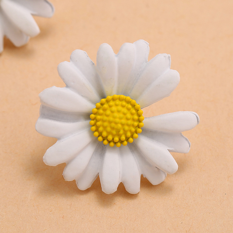 Japonais Et Coréen De Mode 2020 New Trendy Simple Boucles D'oreilles Doux Mori Super Fée De Tournesol Petite Marguerite Boucles D'oreilles Fleur display picture 17