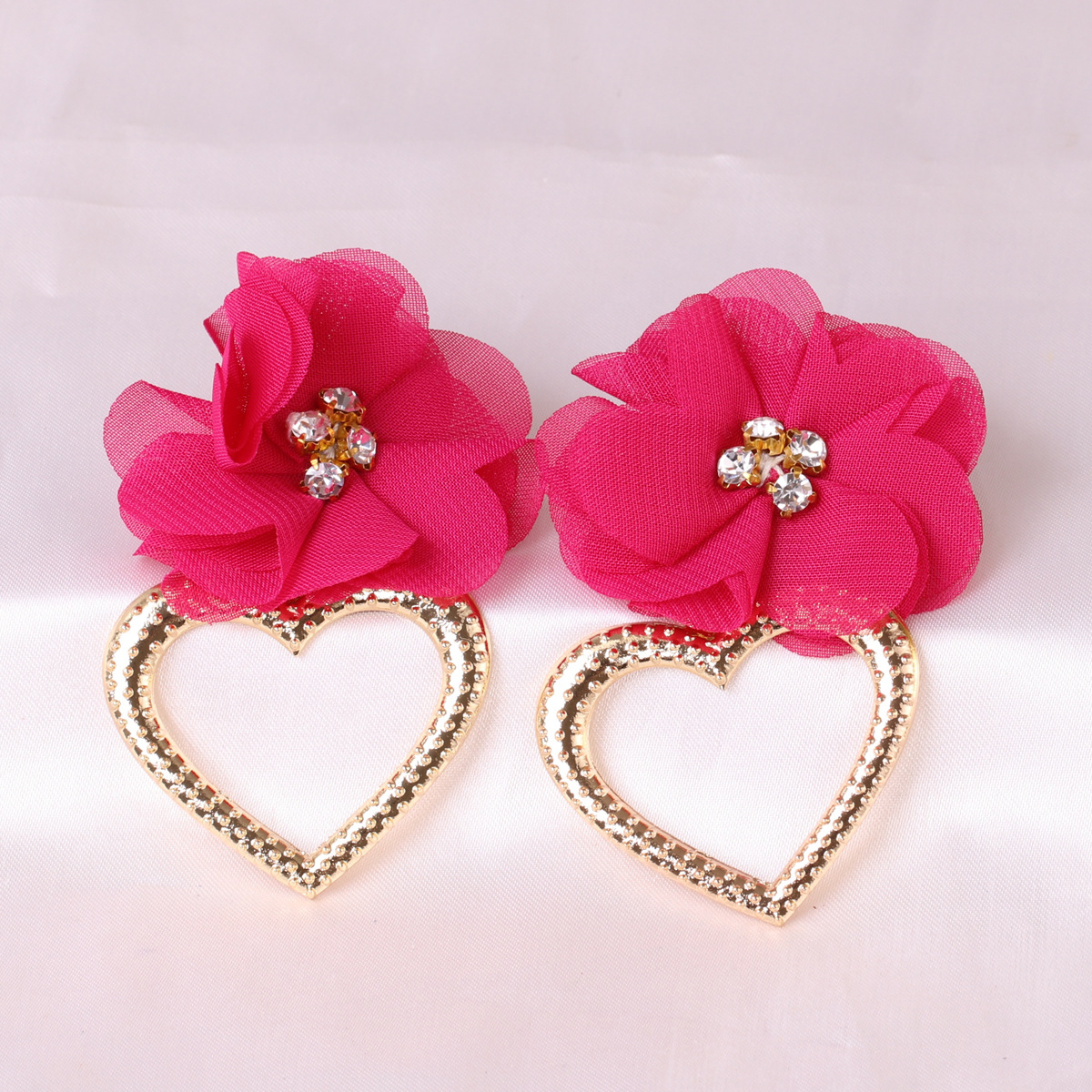 Pendientes Exagerados De La Flor De Las Mujeres De La Marca De La Aleación En Forma De Corazón De La Moda display picture 22