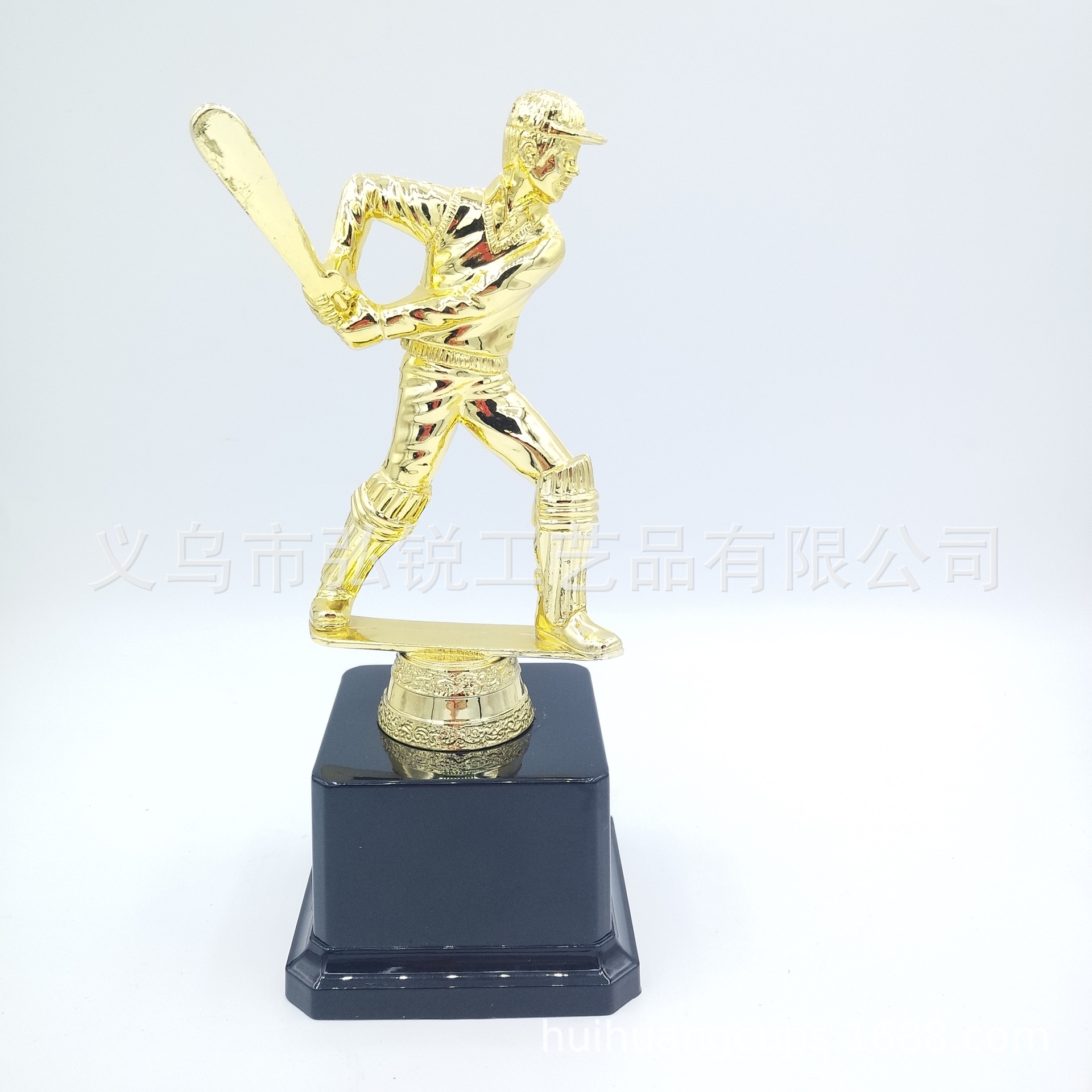 The prizes and rewards for the 2020 baseball organization competition are gold-plated plastic trophies with customizable logos detail image 1