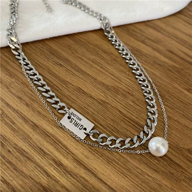 项链;耳环;耳钉