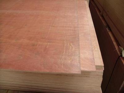 廠家直銷5mm-25mm楊木多層板包裝箱板托盤板夾板沙發板