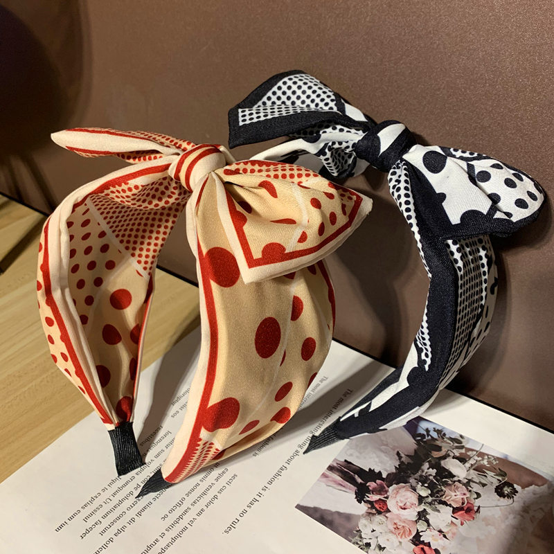 Headband with bow