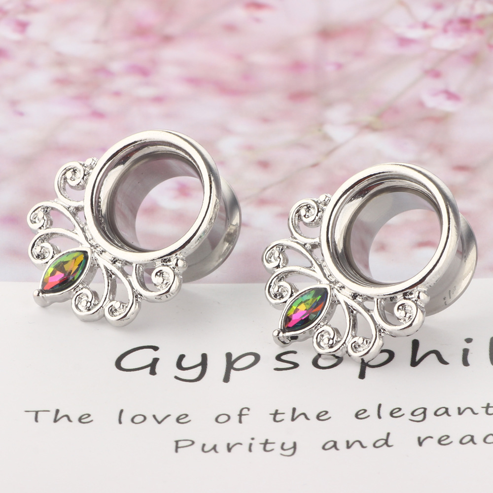 Labret piercing jewelry detail image