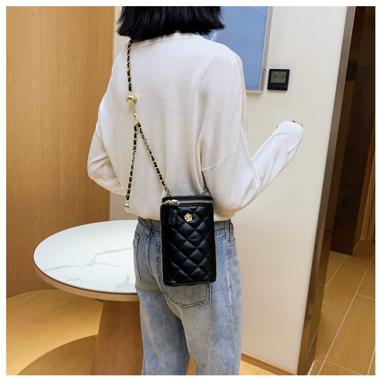 New Fashion Rhombus Chain Bag display picture 12