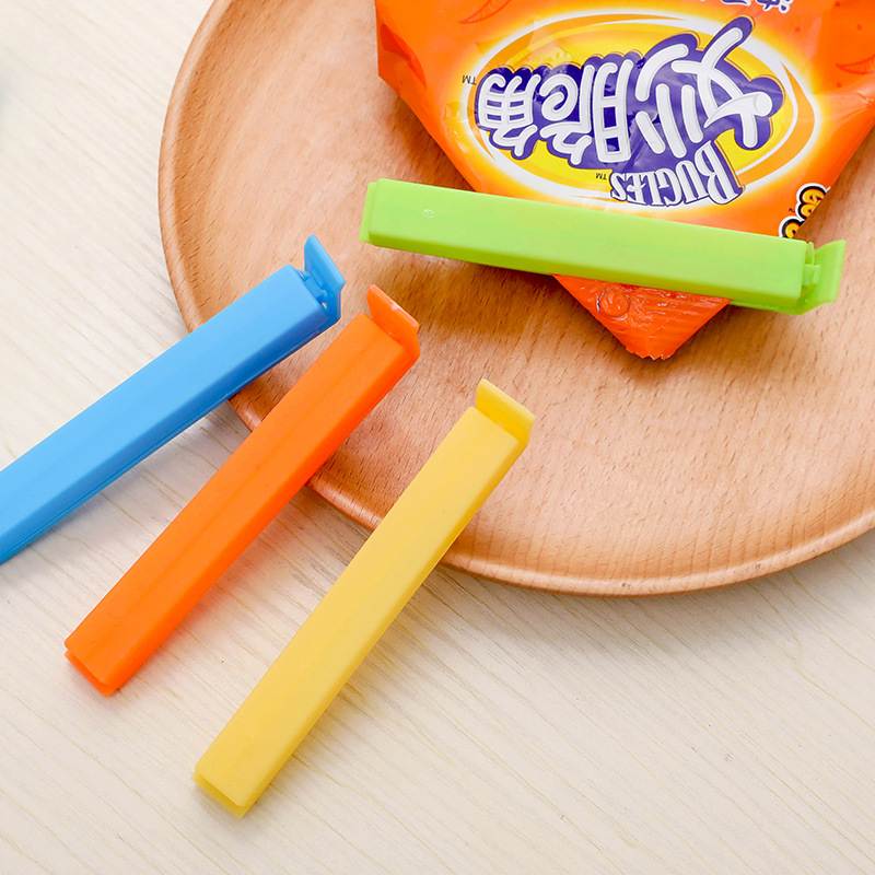 Creative plastic food tongs sealed