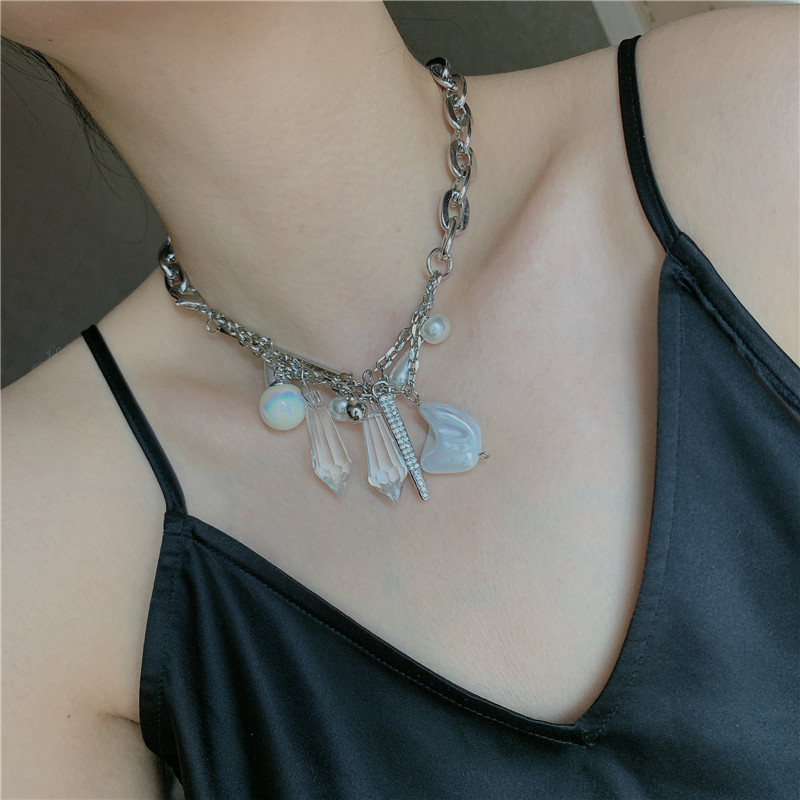 Fashion Short Exaggerated Fashion Thick Chain Pearl Crystal Pendant Clavicle Chain Necklace For Women display picture 1