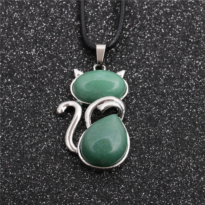 Trendy New Hot Sale Ethnic Style Ladies Wax Rope Green Aventurine Pendant Necklace display picture 3