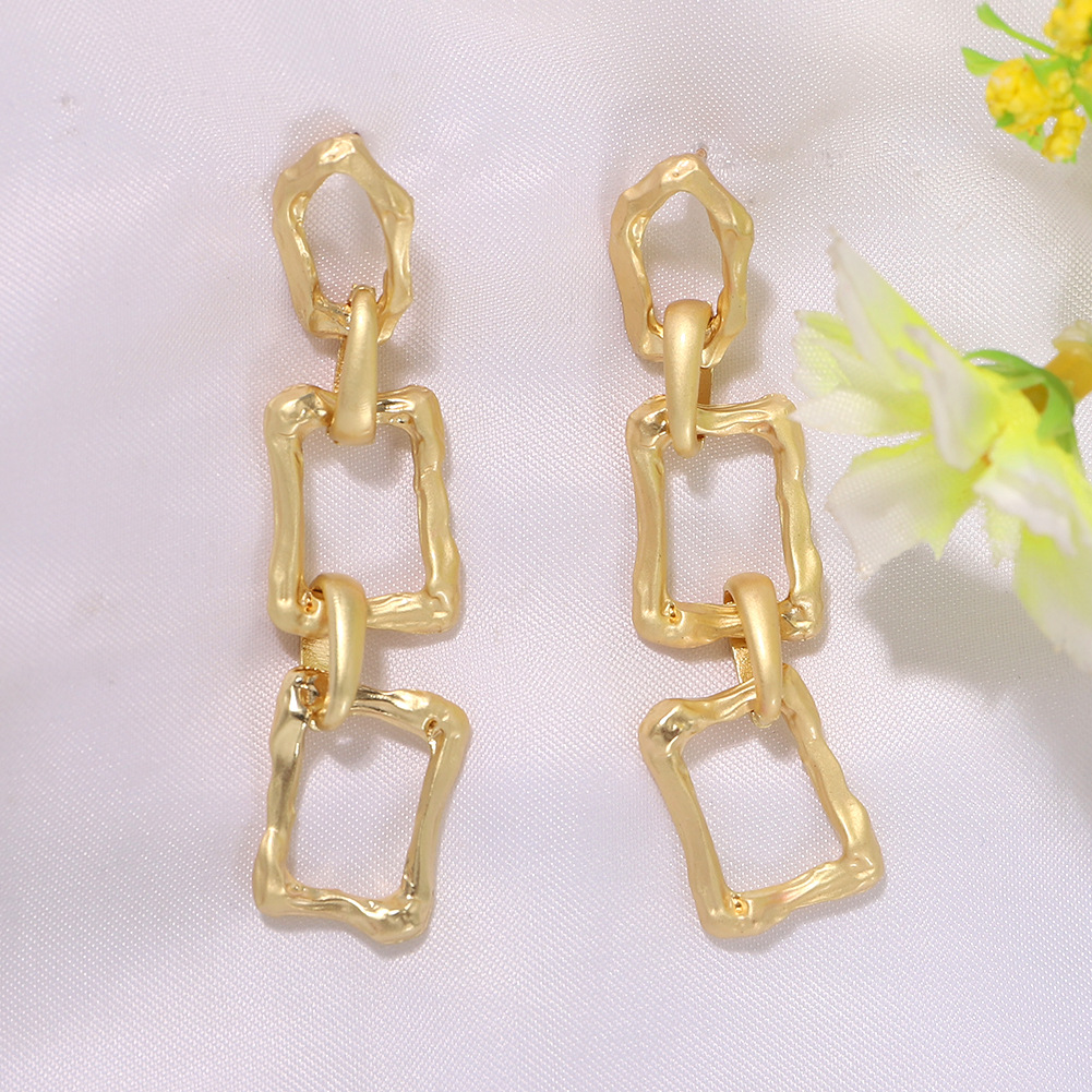 Concave-convex Gold Geometric Round Square Alloy Generous Fashion Earrings Wholesale display picture 3