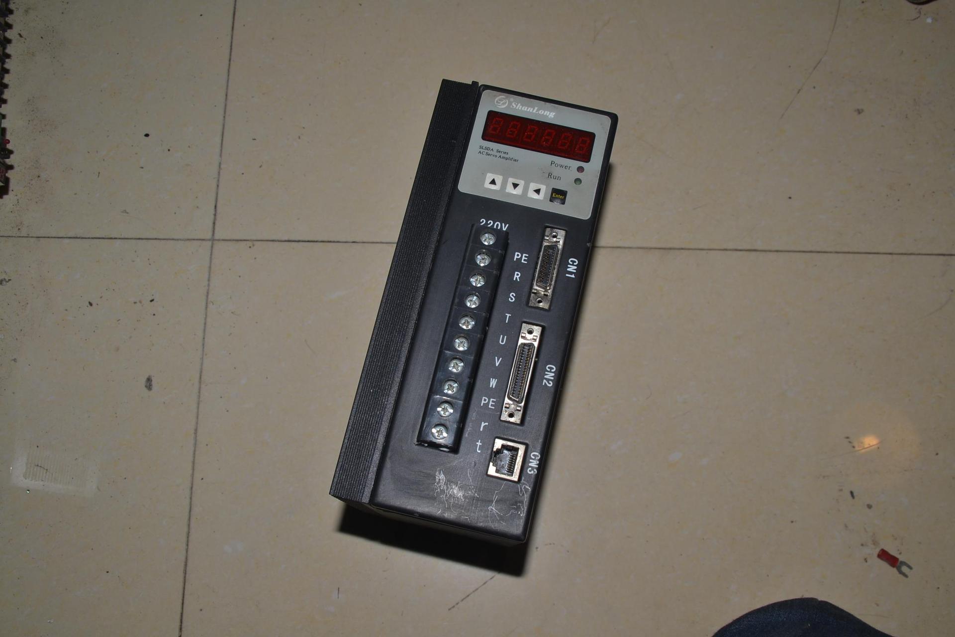 山龙电控 SLSDA-S200 2KW 220V 交流伺服电机驱动器 测试包好