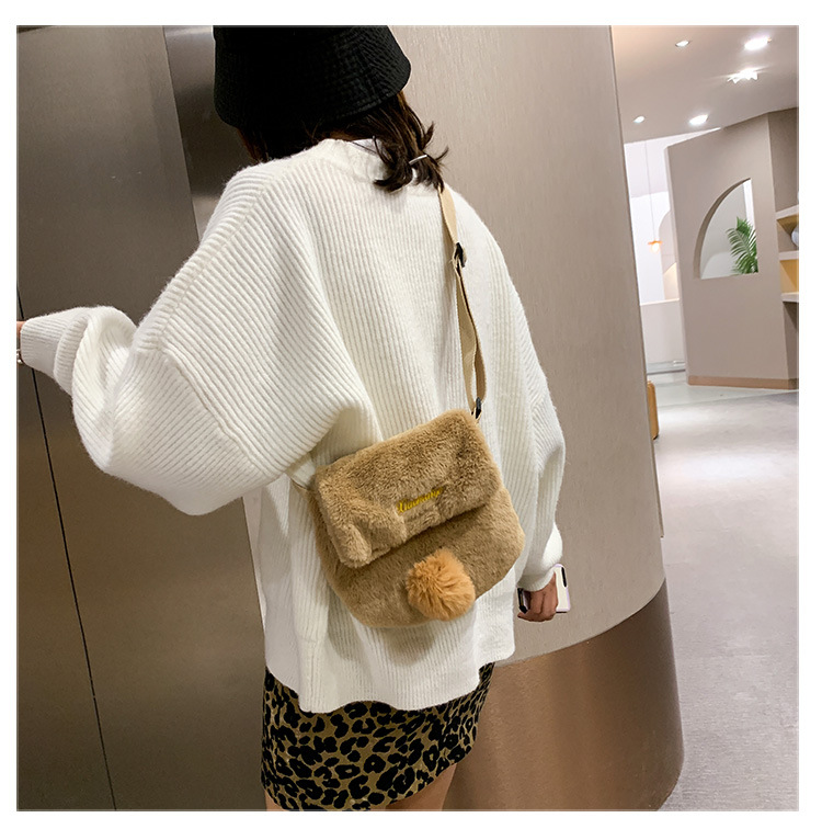 New Trendy Cute  Plush Shoulder Bag display picture 19