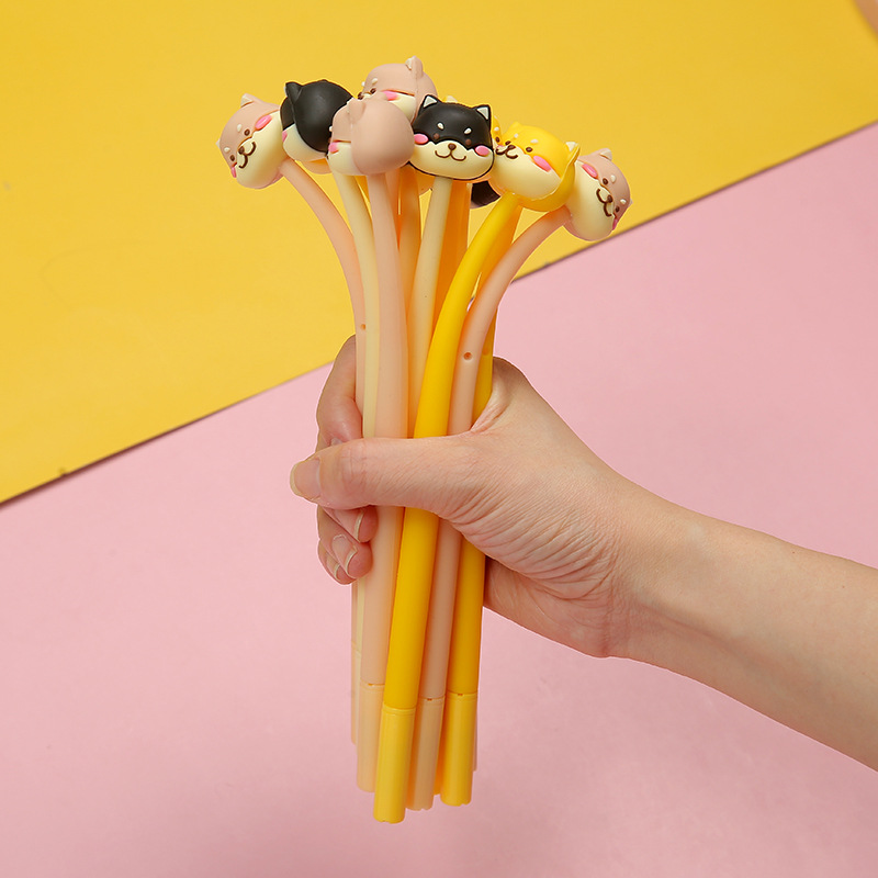 Estilo coreano ZF2189 silicona poco Shiba Inu gel pluma japonesa Akita perro columpio pluma de dibujos animados lindo pequeño perro pluma de agua