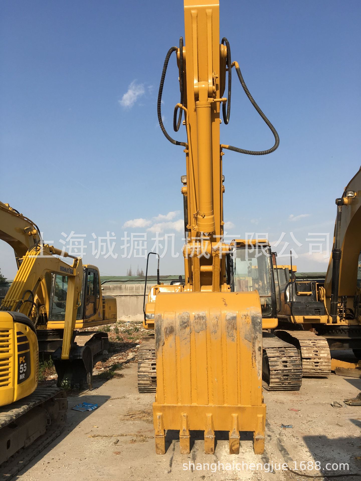 二手CAT卡特320B挖掘机