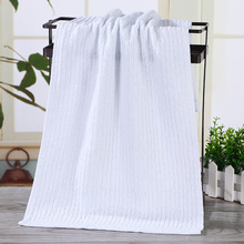 65�˼��ް�ɫë���Ȫϴԡ�Ƶ��e�^һ����ë�����l��ˮ�×l�y�ֽ�