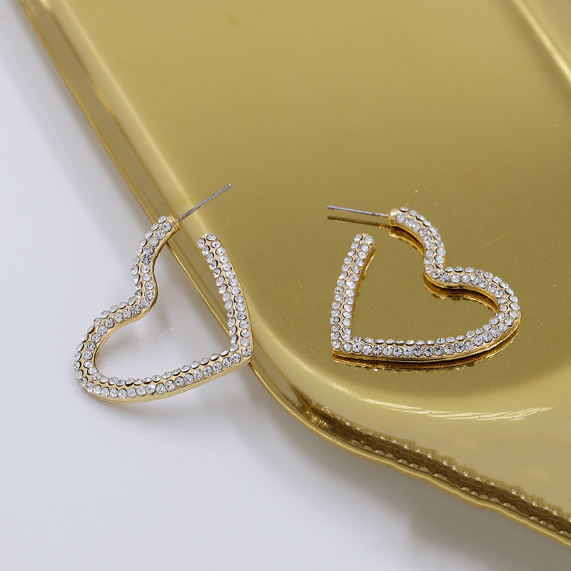 The New Heart-shaped Diamond Earrings For Women Wholesale display picture 2