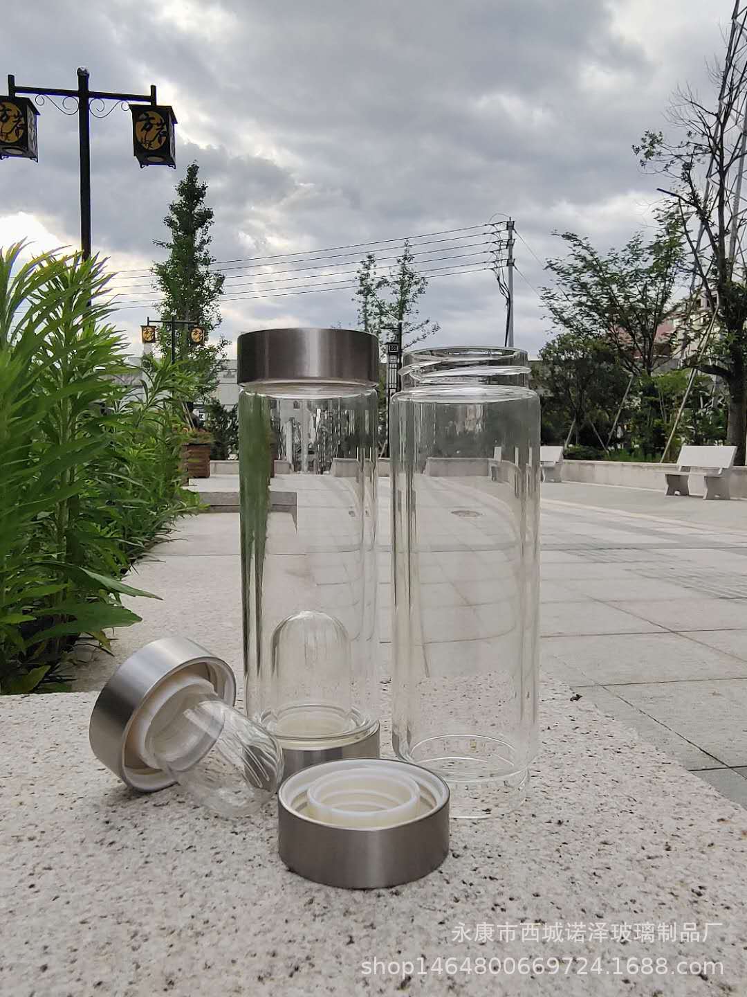 Foreign trade wholesale water bottle high borosilicate glass bottle natural crystal column spa gem energy cup gravel glass