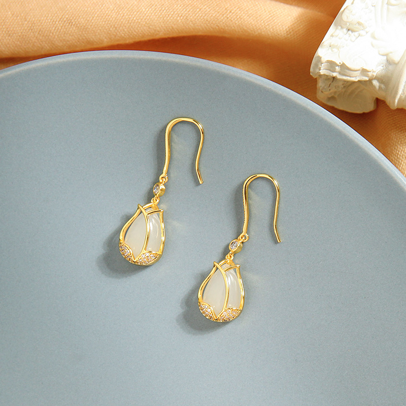 Korean Creative Copper Earrings Wild Diamond Earrings Simple Flowers Earrings Wholesale Nihaojewelry display picture 4